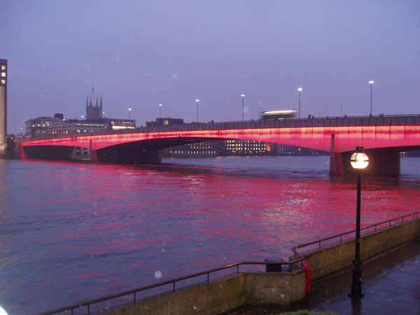 1280px London Bridge Illuminated